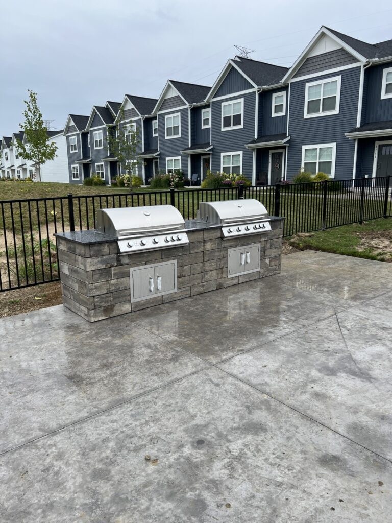 bauercrossing-outdoor-grill-area